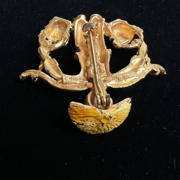 Vintage Asian Themed Brooch, Man Carrying Water Market Buckets Distressed Paint - Picture 2 of 9